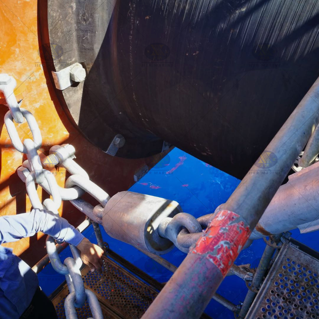 Jier Marine Super Cell Fenders για δεξαμενόπλοιο στην Ιταλία (3)